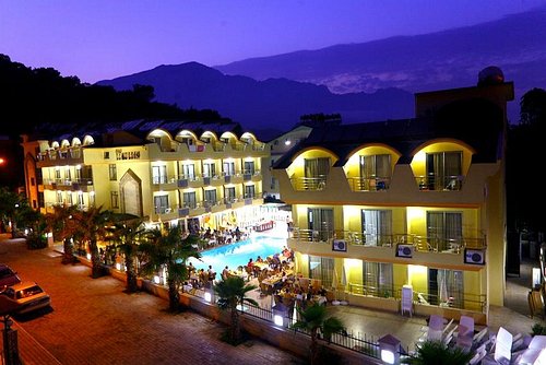 Grand Lukullus Hotel Transfer